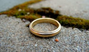 How do psychics find lost objects